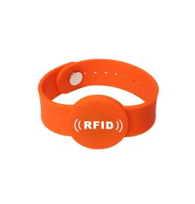 RFID silikónový náramok proti manipulácii