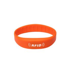 RFID silikónový stredne plochý náramok