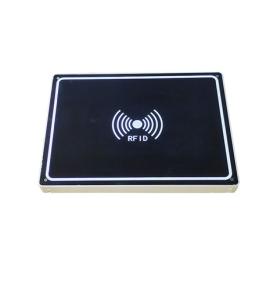 Stolová čítačka UHF RFID čierna