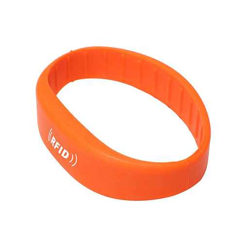 RFID silikónový stredne plochý náramok 4