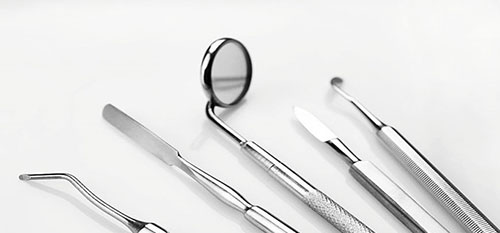 Kovové <a href=https://rfid-life.com/product/Hospital-Metal-Surgical-Tools-Inventory-Tracking-Management-Ultra-miniature-RFID-Electronic-Tags.html target='_blank'>Chirurgické nástroje</a> v nemocniciach Správa sledovania zásob Ultraminiatúrne elektronické štítky RFID