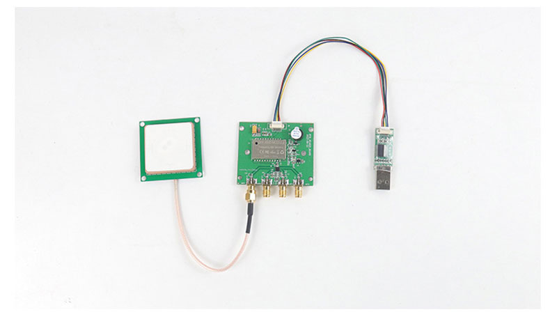rfid ultravysokofrekvenčný modul štvorkanálový UHF medzinárodný univerzálny čítací modul rádiofrekvenčnej identifikácie modul so štyrmi anténami 6